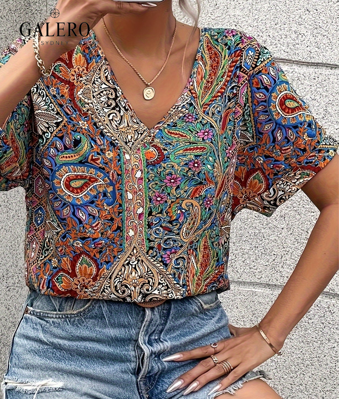 Noelle | Relaxed V-Neck Blouse